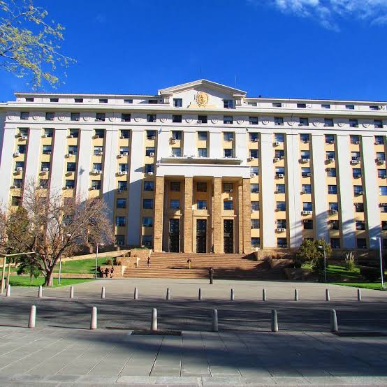 City Tour Mendoza: Historia, Cultura y el Oasis Urbano 4